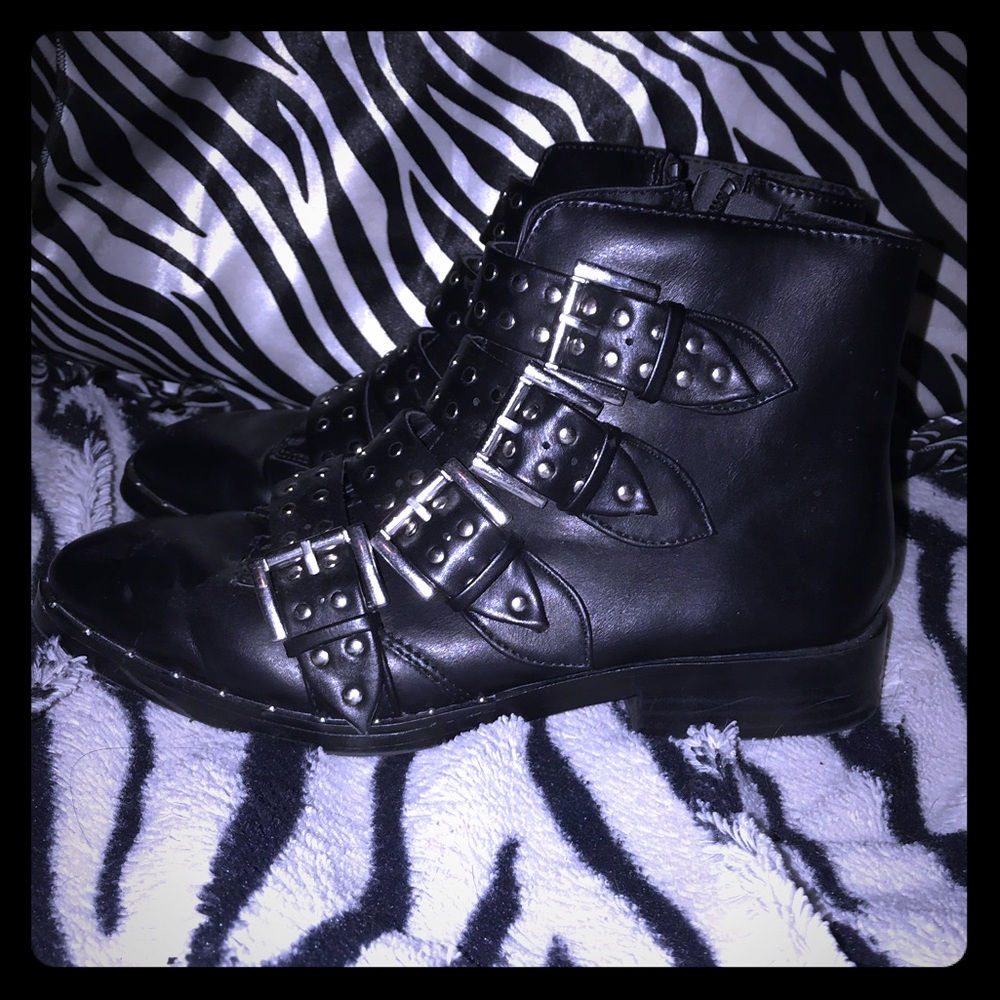 Cute Goth like Boots